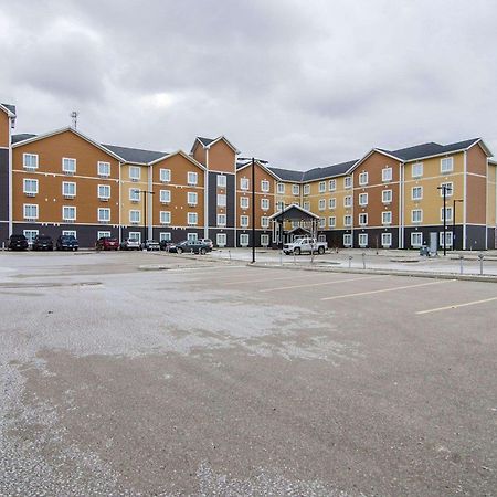 Quality Inn & Suites Estevan Exterior foto