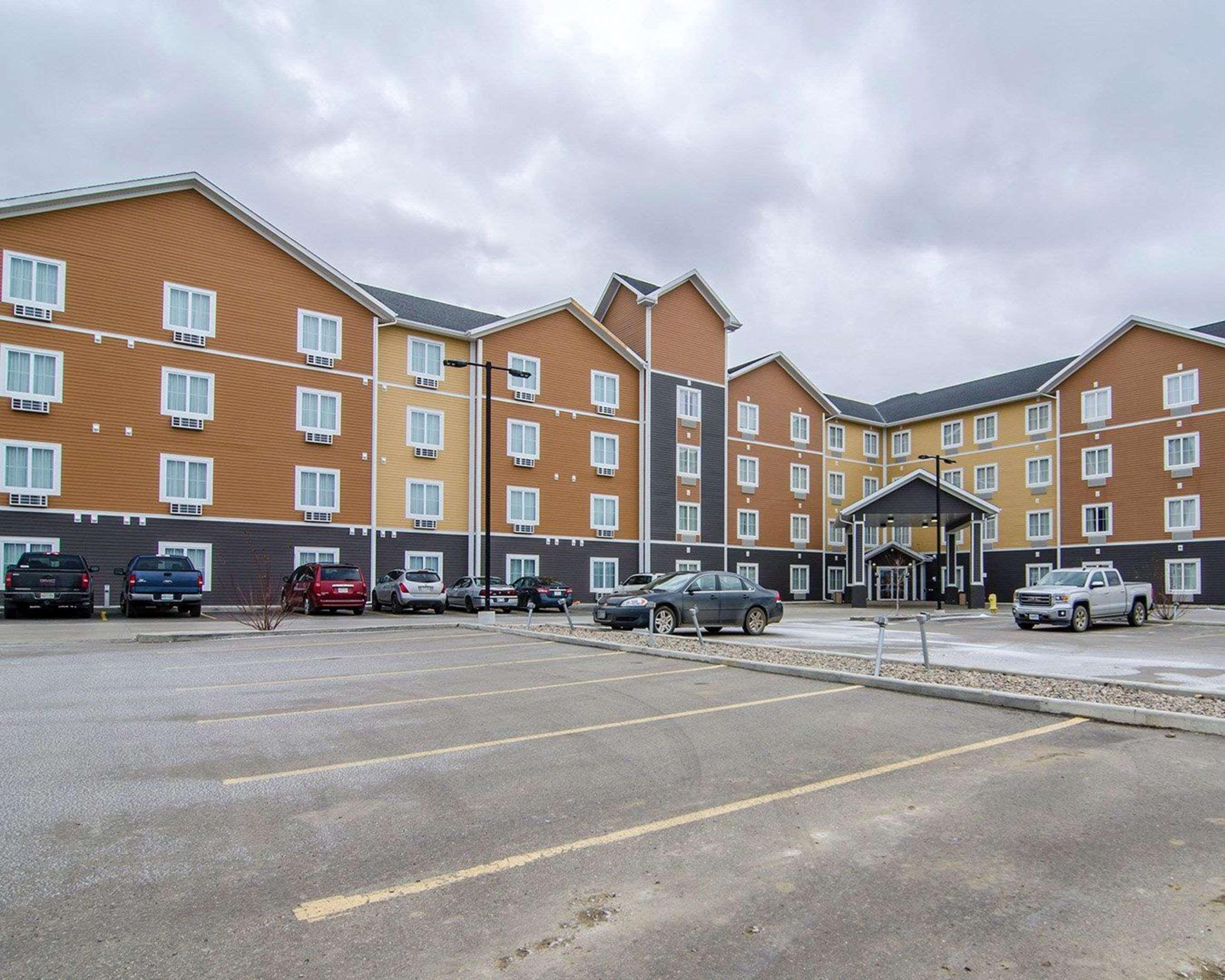 Quality Inn & Suites Estevan Exterior foto