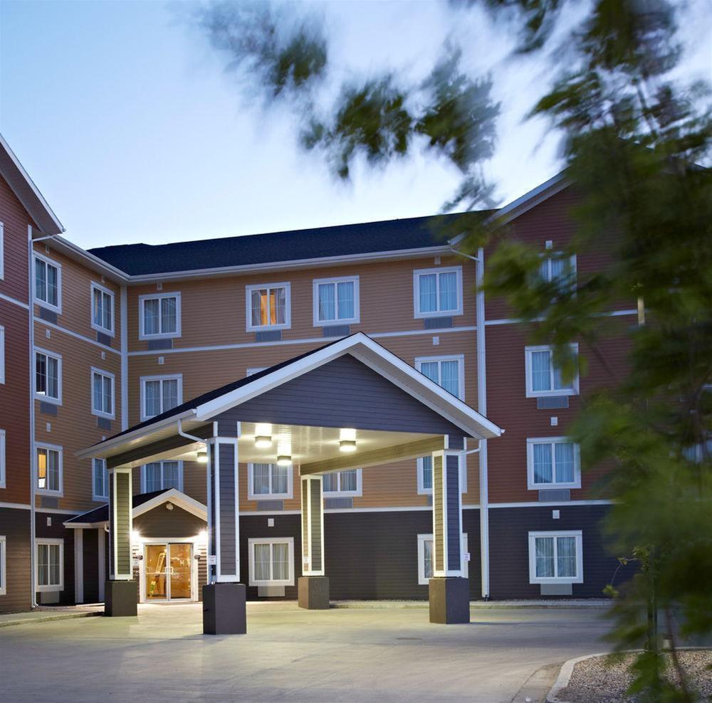 Quality Inn & Suites Estevan Exterior foto