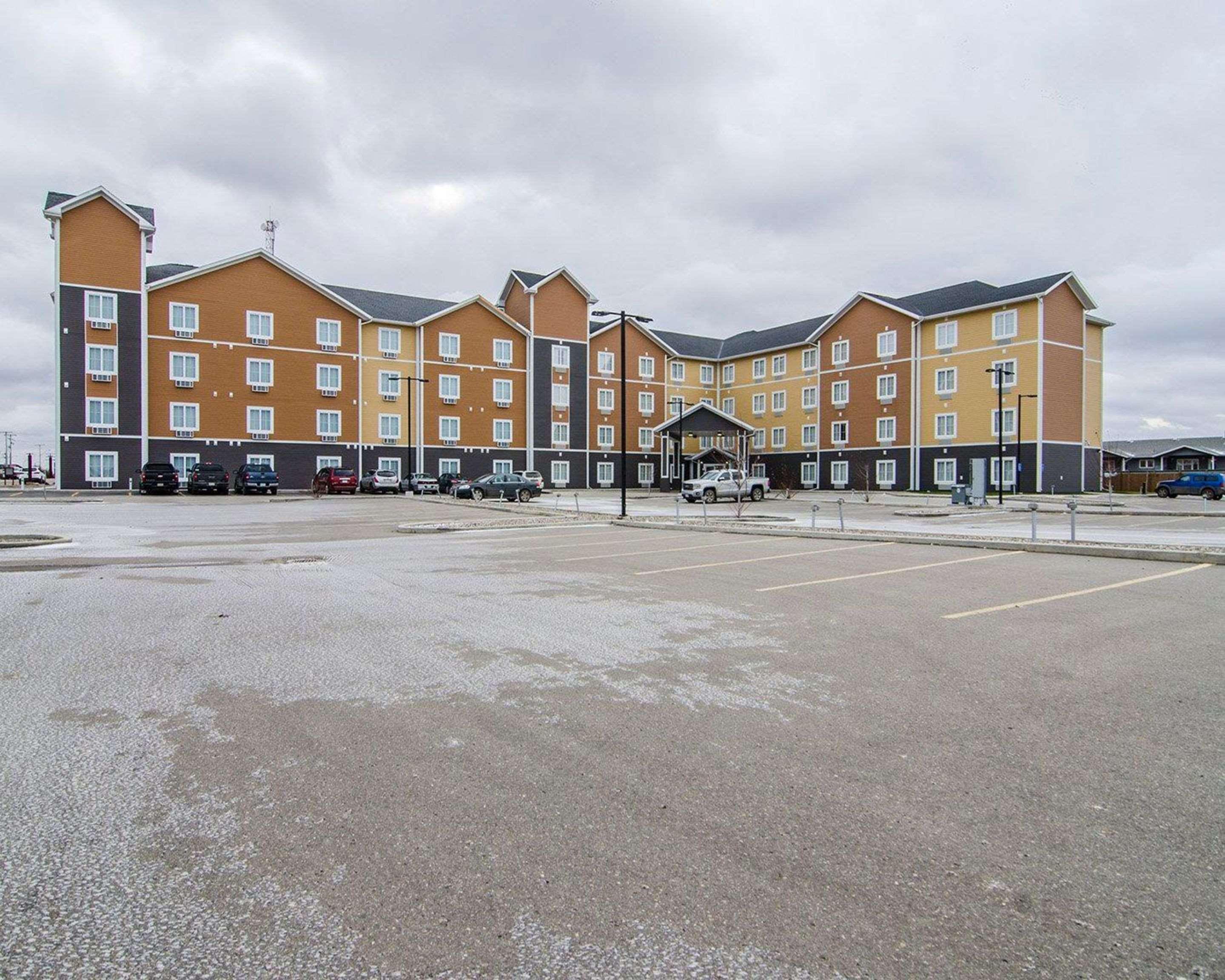 Quality Inn & Suites Estevan Exterior foto