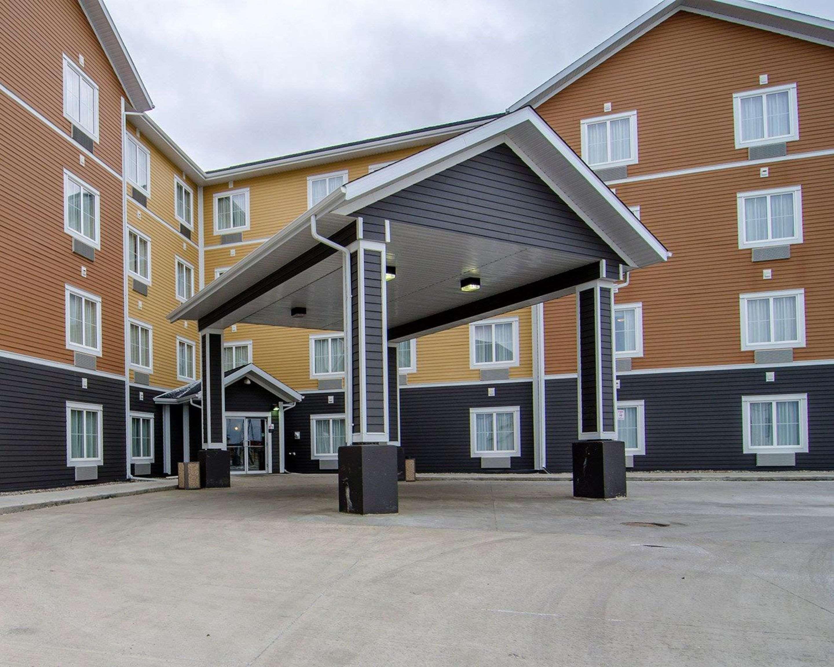 Quality Inn & Suites Estevan Exterior foto