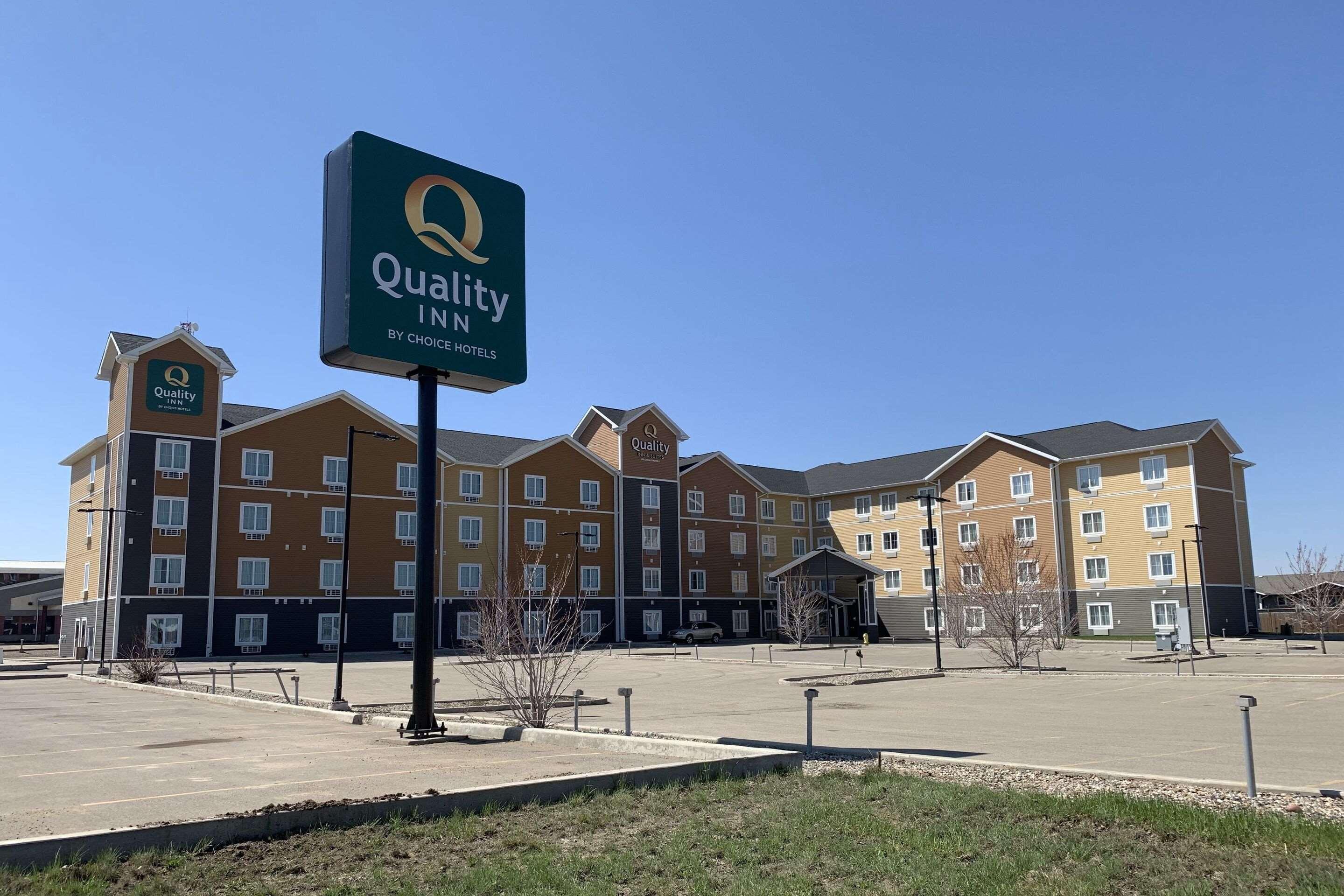 Quality Inn & Suites Estevan Exterior foto