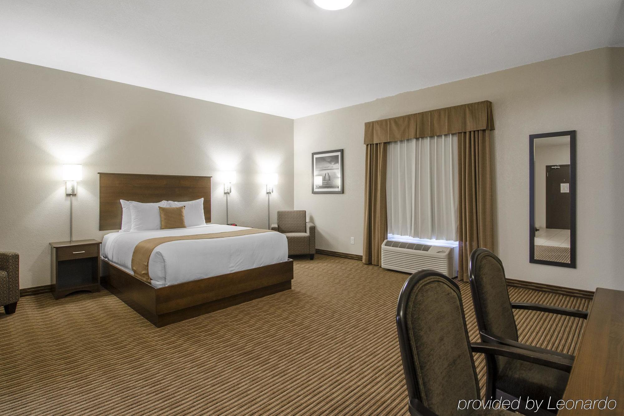 Quality Inn & Suites Estevan Exterior foto