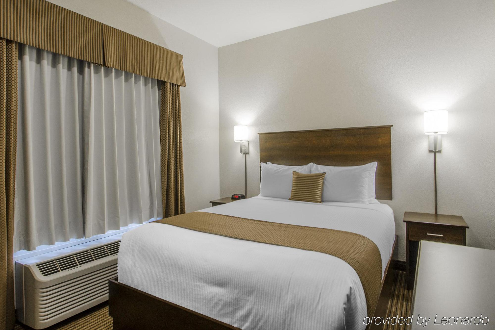 Quality Inn & Suites Estevan Exterior foto